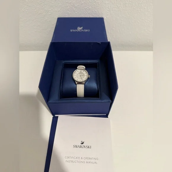 Swarovski Dreamy Leather Watch - Picture 15 of 17
